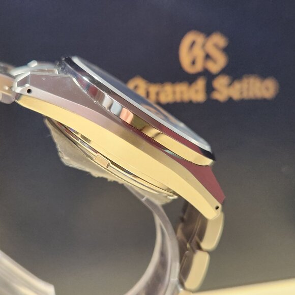 Grand Seiko Hi Beat 36000 Titanium GMT Teak Dial Box & Papers - Picture 15 of 17